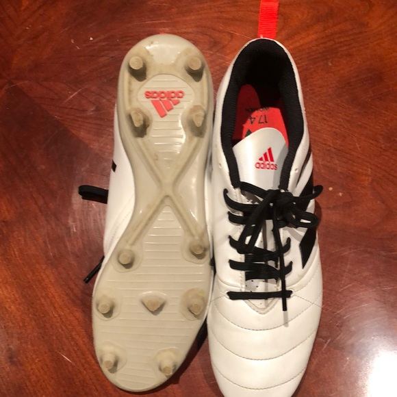 WOMENS ADIDAS SOCCER CLEATS SIZE 10 - Picture 5 of 5